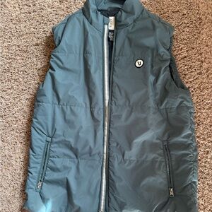 Vuori echo insulated vest.   Color is moonlight